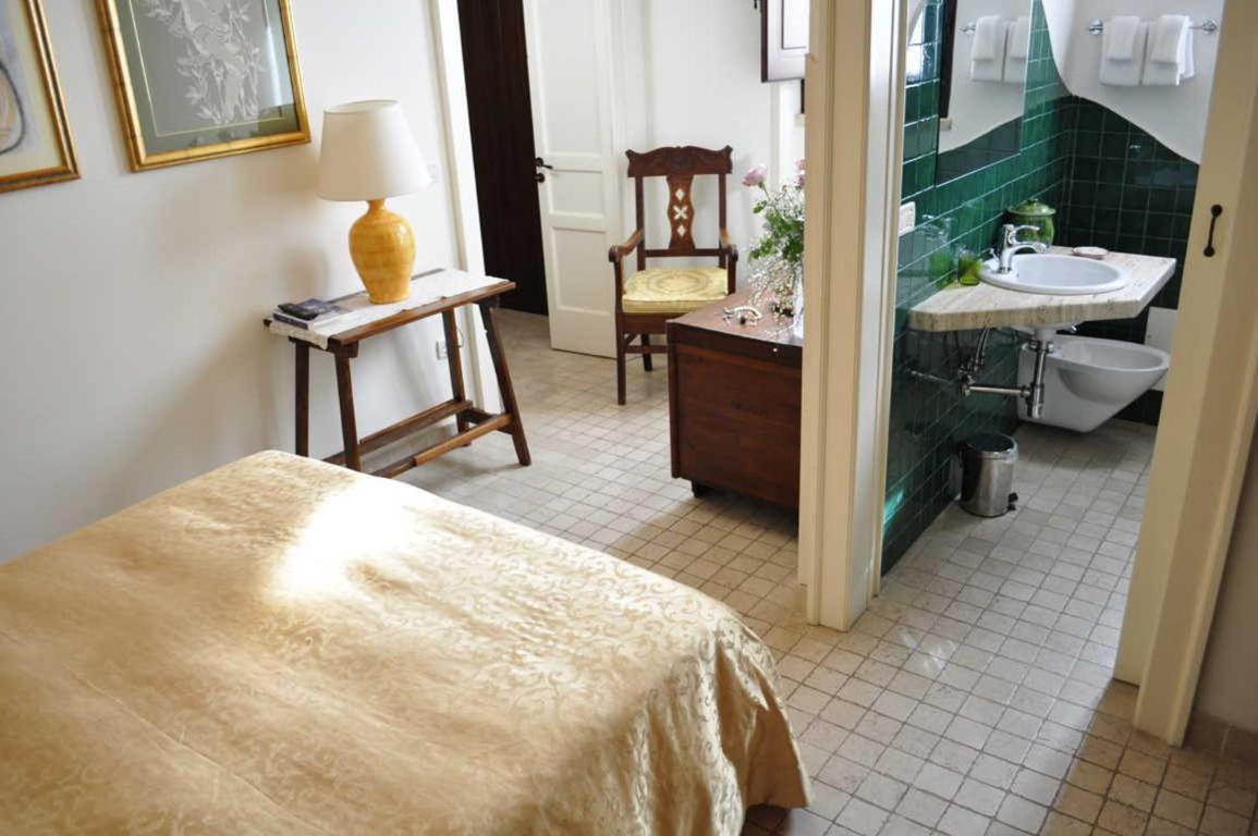 Anticadimora Dei Pepe Bed and Breakfast Salve Exteriör bild