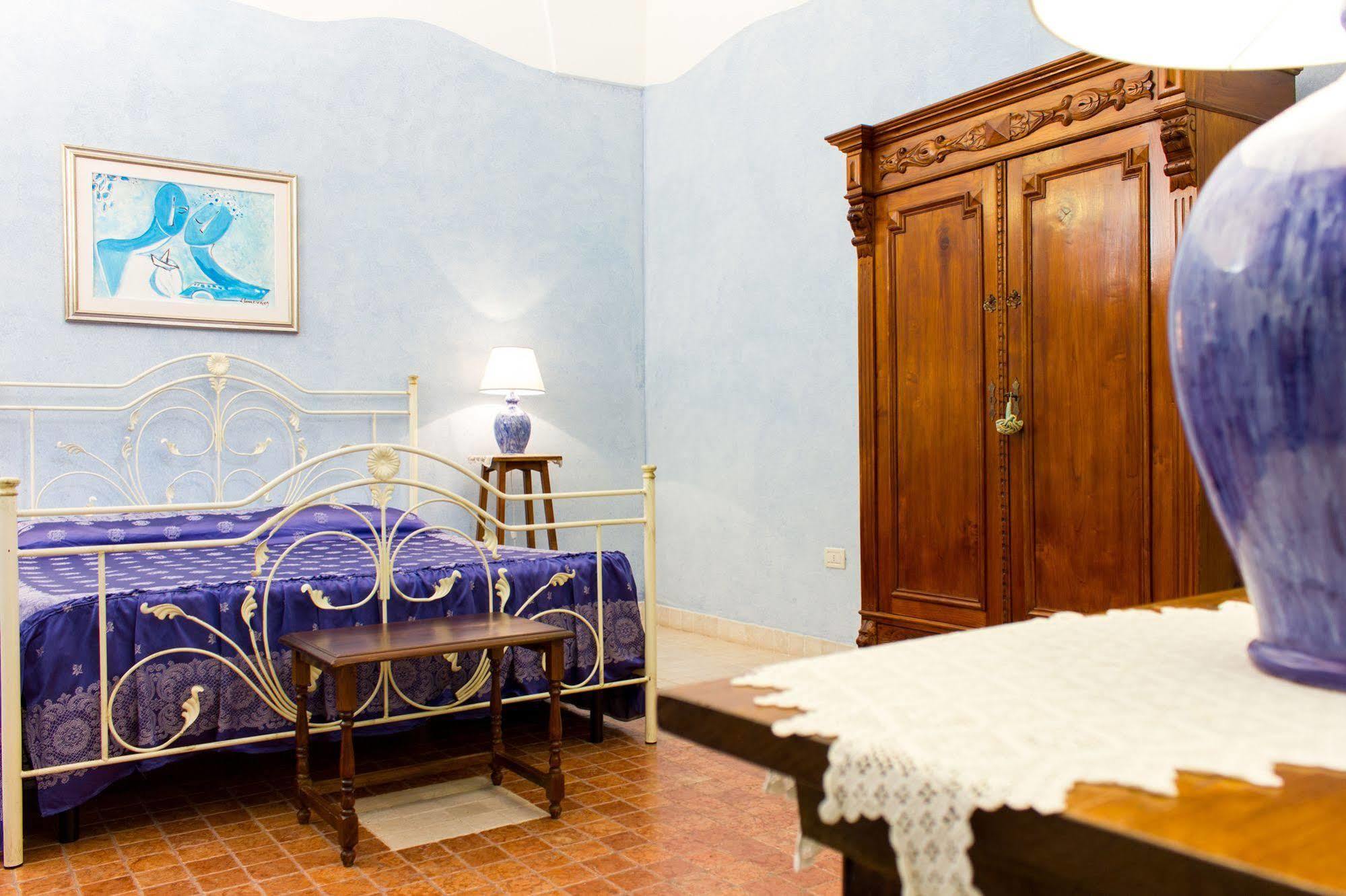 Anticadimora Dei Pepe Bed and Breakfast Salve Exteriör bild