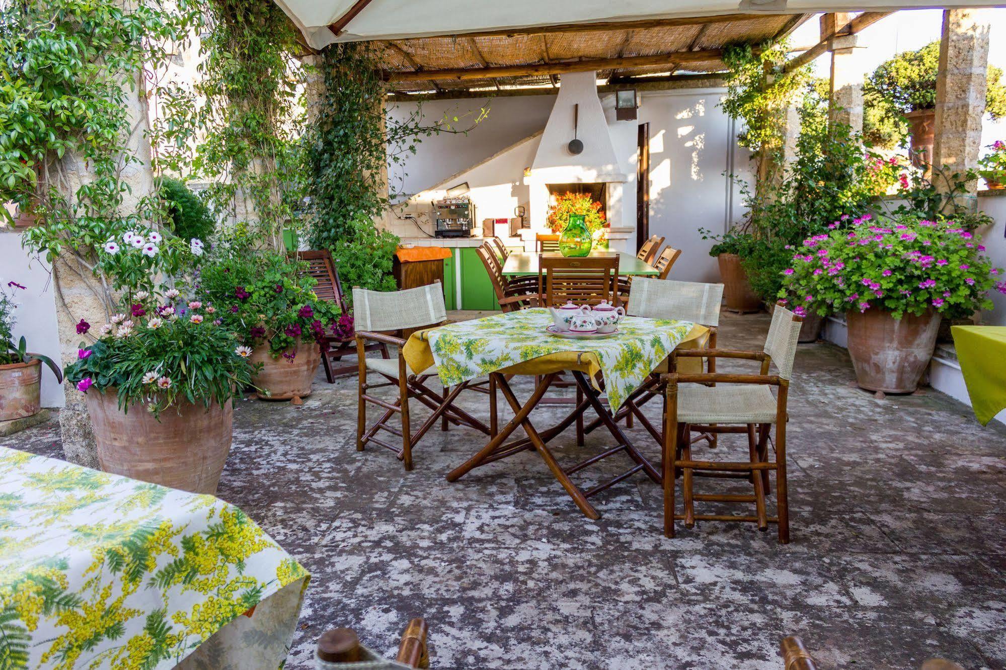 Anticadimora Dei Pepe Bed and Breakfast Salve Exteriör bild